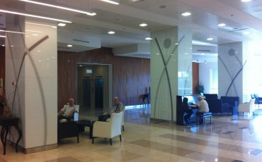 חיפוי זכוכית לקיר