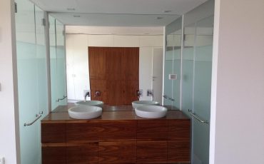 מראות לחדר לאמבטיה + התקנת מקלחון