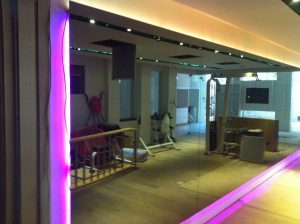 מראה מעוצבת לחדר עבודה