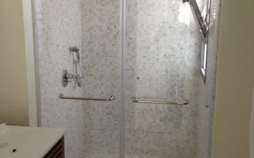 דלתות זכוכית לאמבטיה