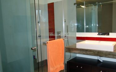 דלתות זכוכית לאמבטיה