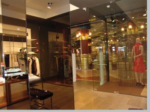 עיצוב מראה לרשת חנויות האופנה מנגו