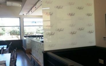 מחיצות זכוכית