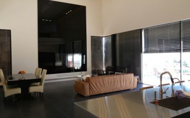 MAGIC MIRROR - חיפוי קיר סלון ועיצוב קיר טלויזיה