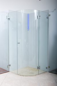 מקלחון פינתי מעוגל