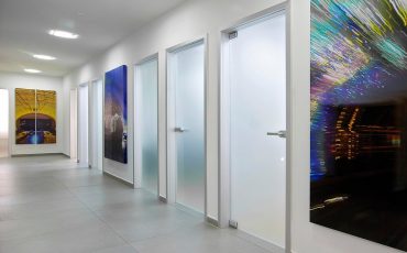 דלתות זכוכית במשרד