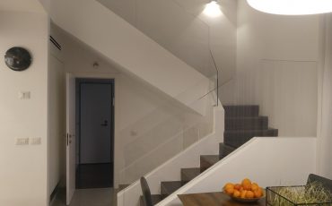 מעקה זכוכית ביתי